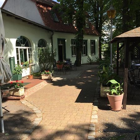 Bergschloesschen Hotel Jüterbog Buitenkant foto