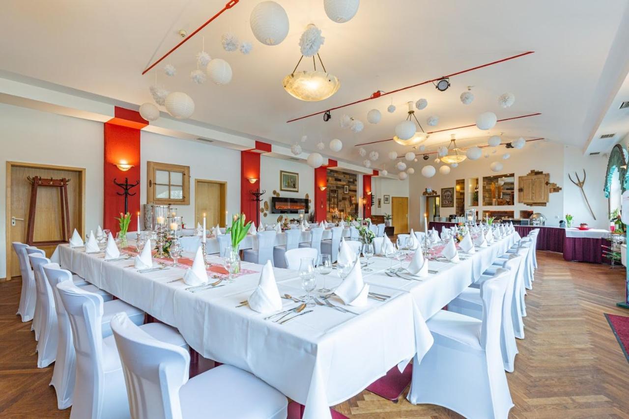 Bergschloesschen Hotel Jüterbog Buitenkant foto
