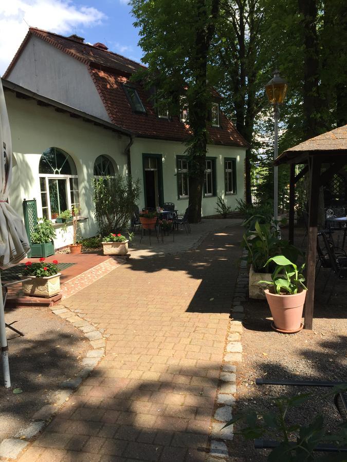 Bergschloesschen Hotel Jüterbog Buitenkant foto