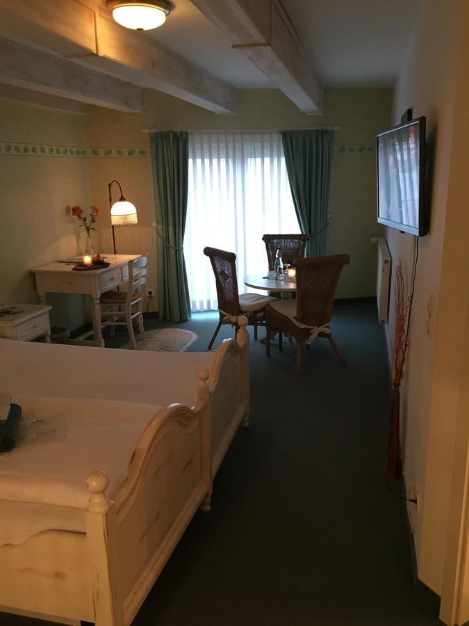Bergschloesschen Hotel Jüterbog Buitenkant foto
