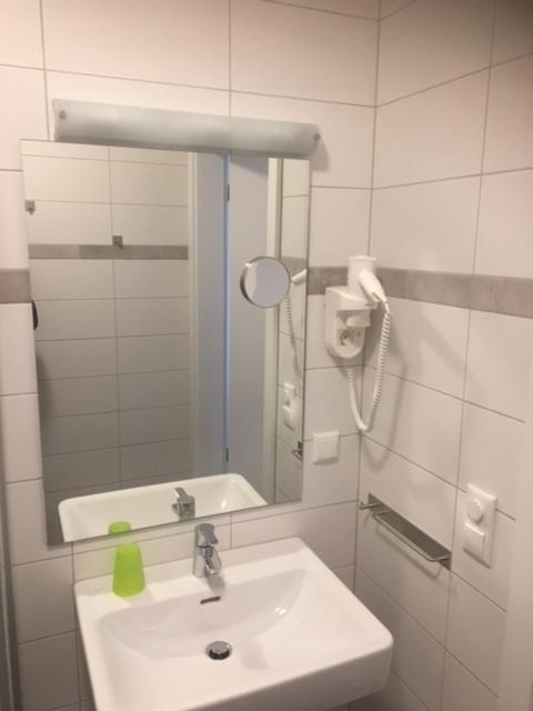 Bergschloesschen Hotel Jüterbog Buitenkant foto